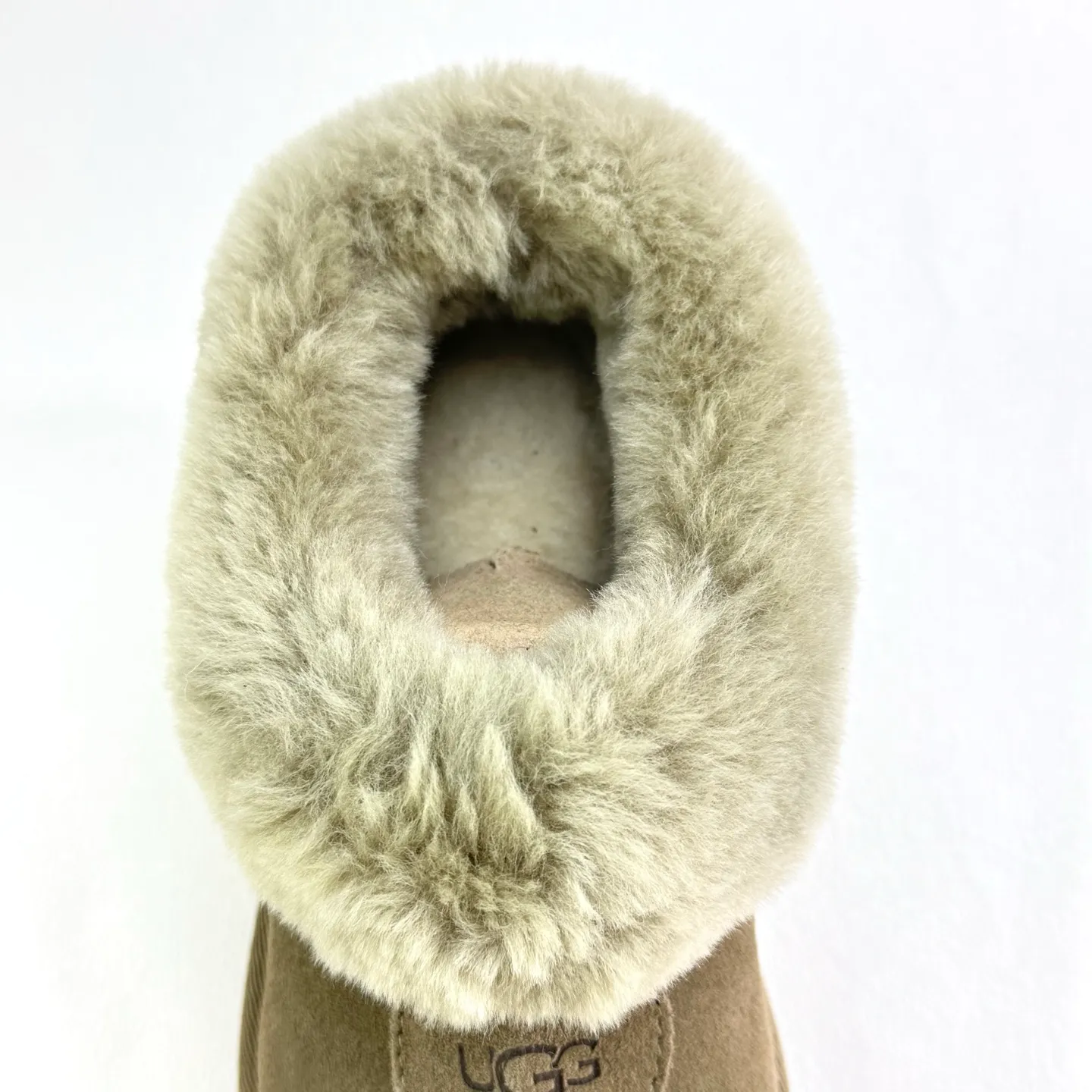 Self-pickup💰440 UGG Tatzite three-centimeter thick sole, glutinous, slip-on, easy to put on and take off, model 4810, slip-on casual fur shoes, short boots, color: maroon, reindeer, antelope brown, black, gray 𝚜𝚒𝚣𝚎: 𝟯𝟱-𝟰𝟬